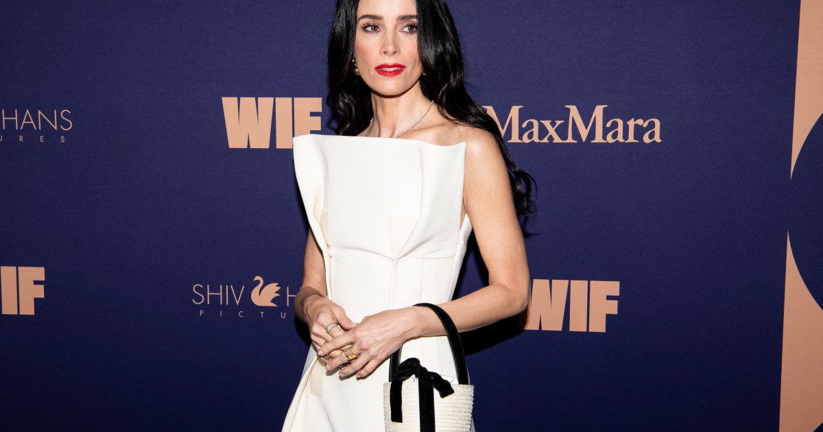 Le chien de Meghan Markle fait la promotion de la confiture aux côtés d’Abigail Spencer