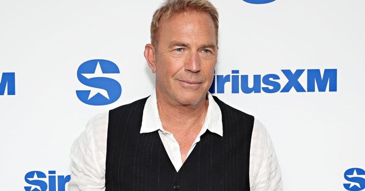 L’acteur Kevin Costner et le chiot Bobby partagent certains traits de caractère