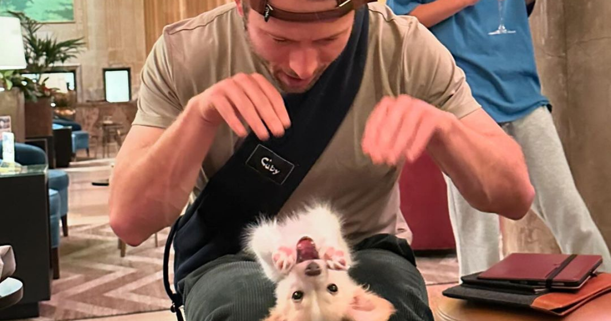Comment Anthony Ramos, la star de Twisters, a incité Glen Powell à prendre un chien