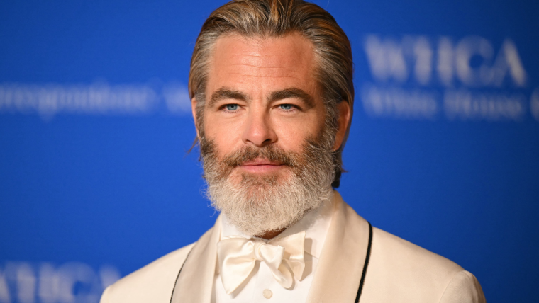Chris Pine exhorte ses fans à adopter les chiens qu’il a sauvés d’une euthanasie programmée