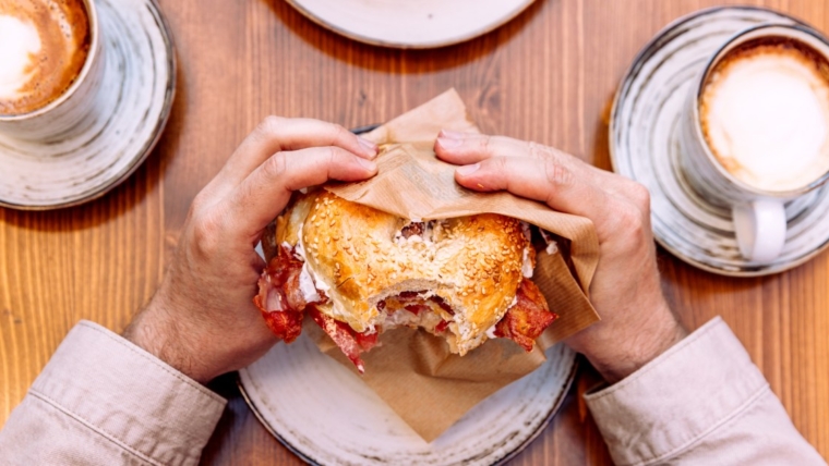 Les chiens peuvent-ils manger des bagels ? Les bagels sont-ils sans danger pour les chiens ?